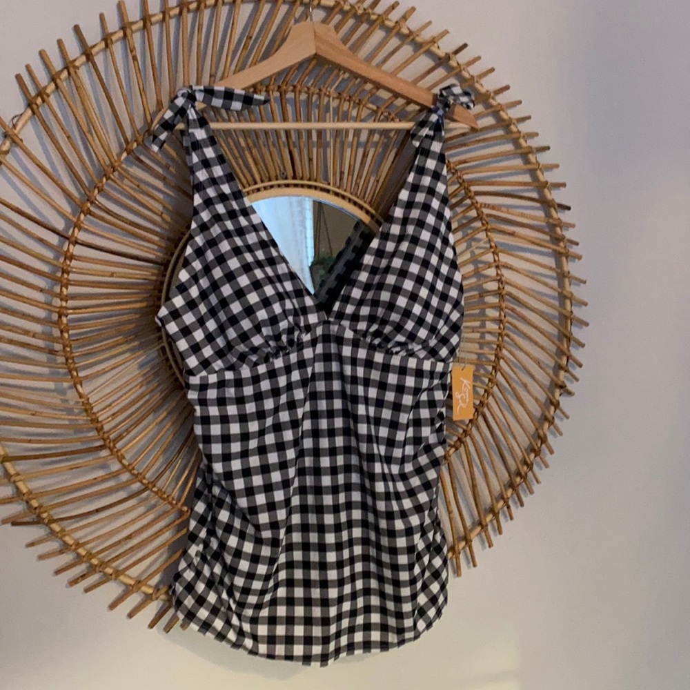 Kona Sol XL Checkered Black & White Swim Top